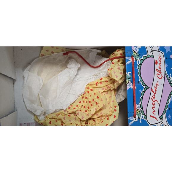 Foxy Flower Top Black Irregular Choice US Size 9/Eur Size 40 Pre Owned w Box - Picture 16 of 16